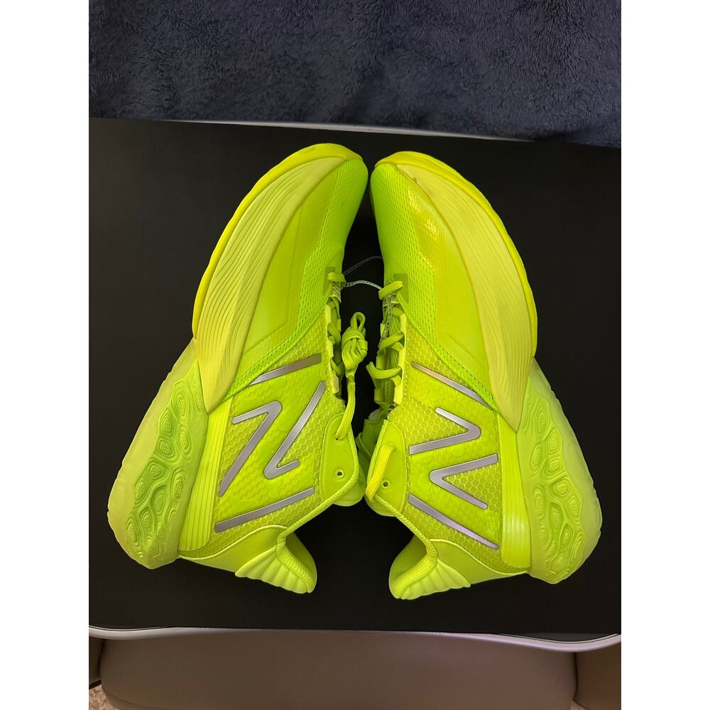 *NWT* - Rare New Balance Two WXY v4 basketball shoes - Picture 3 of 6